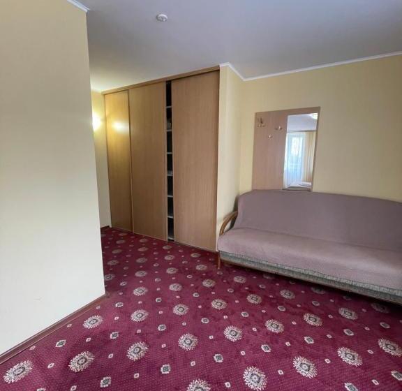 هتل готель ім олександра довженка ніка