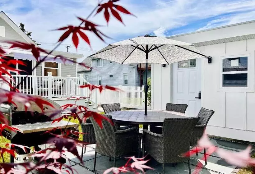 Unique Wildwood 3 Br 1,5 Ba Entire House In The Heart Of Wildwood!