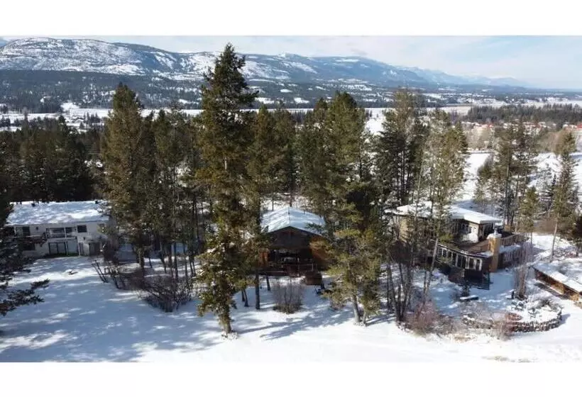 The Matterhorn I Hottub I Ping Pong I Chalk Wall