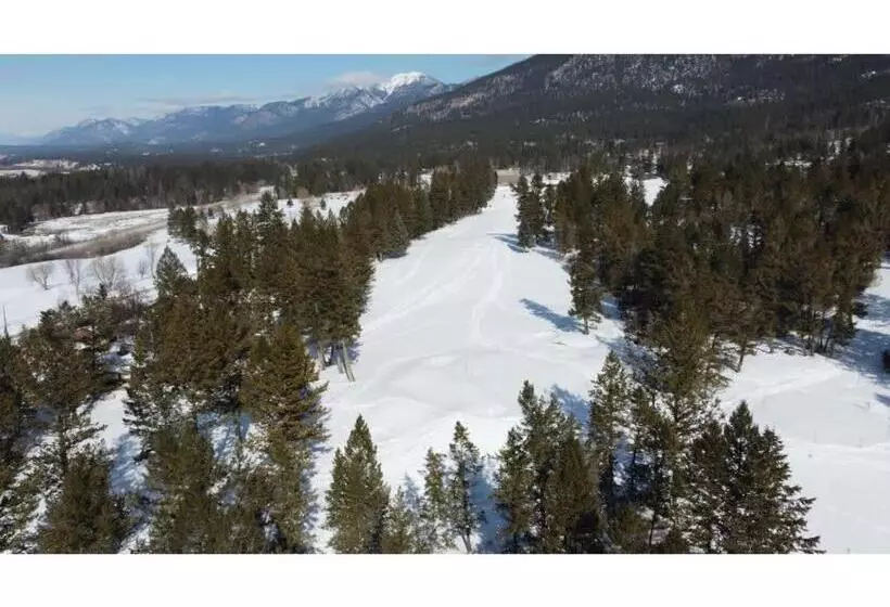 The Matterhorn I Hottub I Ping Pong I Chalk Wall