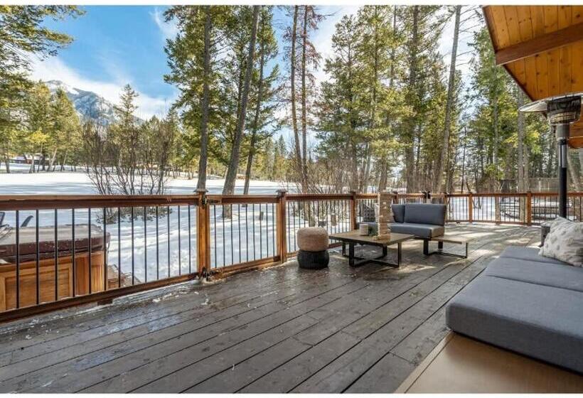 The Matterhorn I Hottub I Ping Pong I Chalk Wall