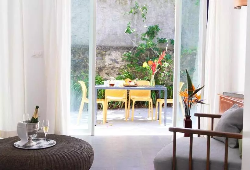 Les Patios De Grands Bois