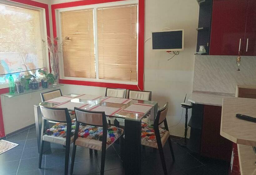 ペンション къща за гости синьо лято