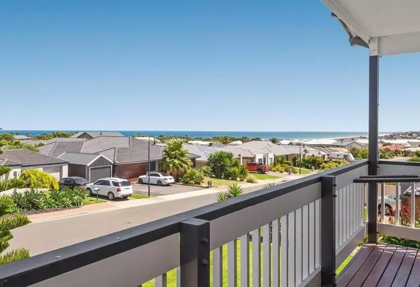 Oriana Grande  5 Bdrm Sleeps 14 Beach View Wifi
