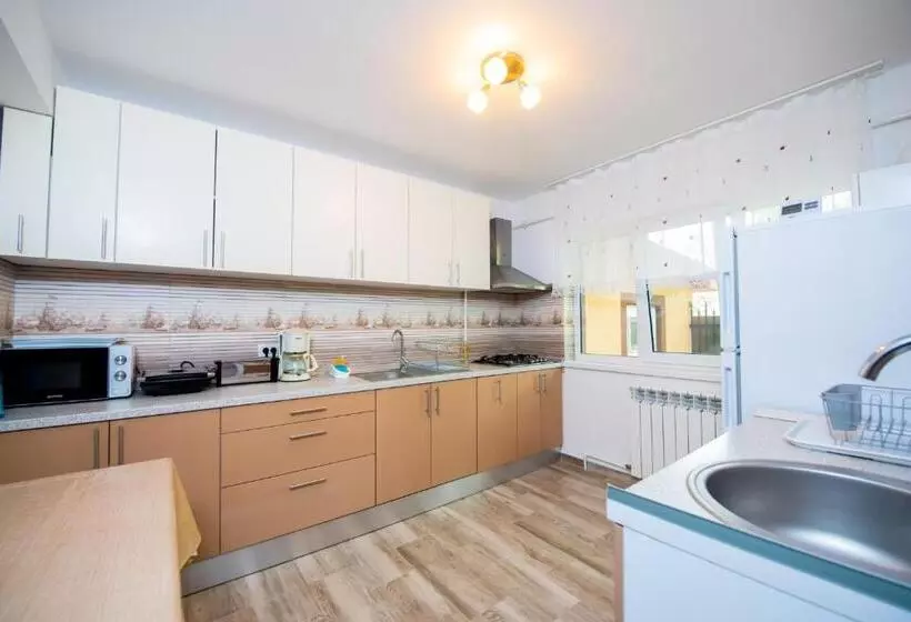 Majatalo Vila Mercury Mamaia Nord