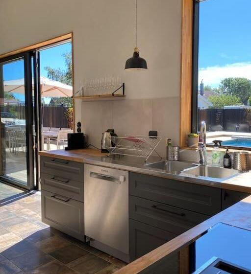 Pool Spa Sauna And Beach Beddingestrand