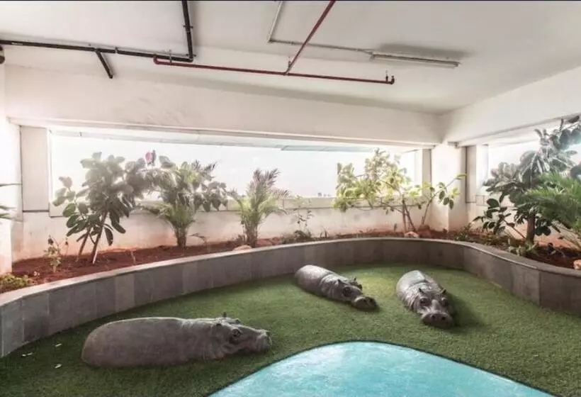 Hotelli 8rooms At Grand Kamala Lagoon