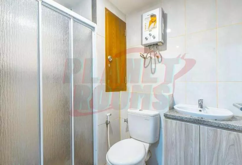 Hotelli 8rooms At Grand Kamala Lagoon