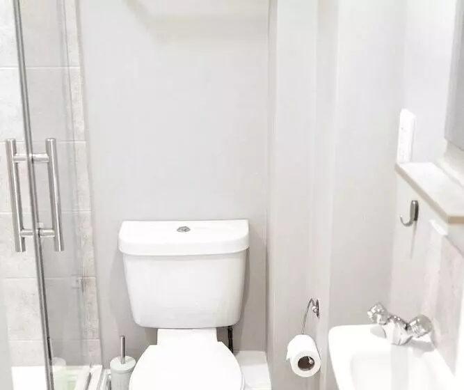 هتل Saltwater Guest House