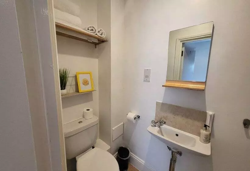 هتل Saltwater Guest House