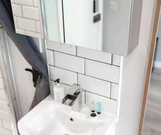 هتل Saltwater Guest House