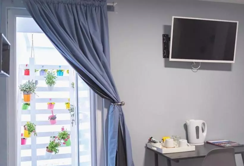 هتل Saltwater Guest House
