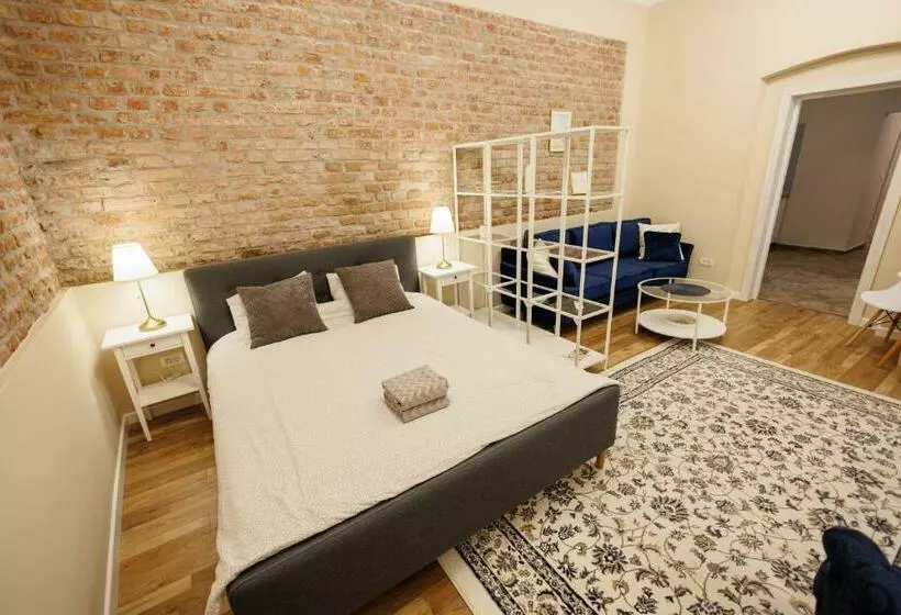Jolie Flat In The Heart Of The City