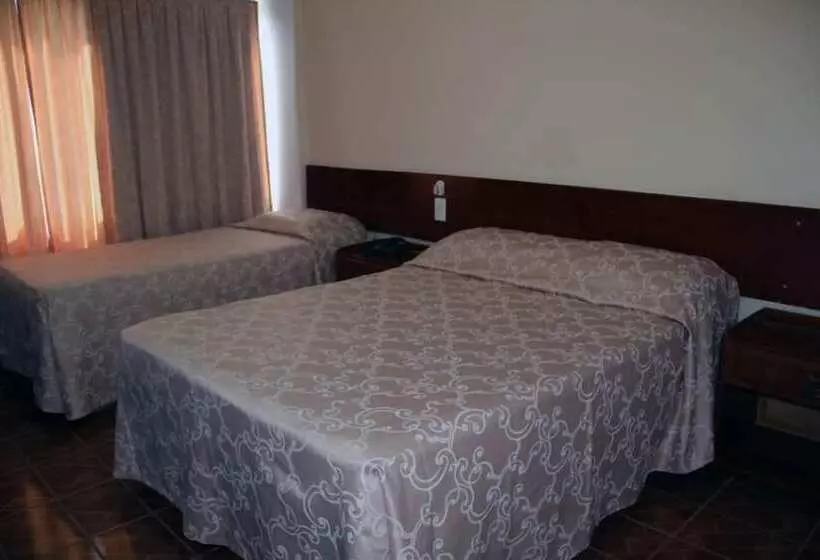 בית מלון כפרי Manaós