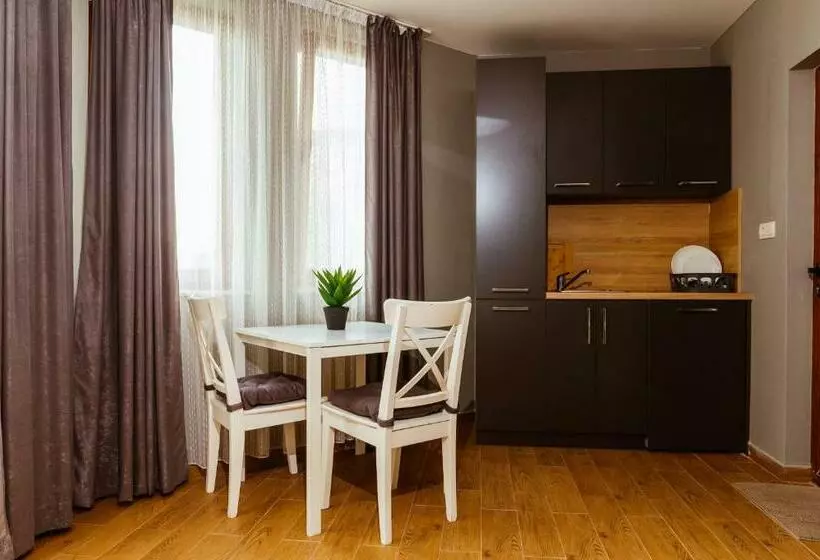 ホテル семеен хотел аризона