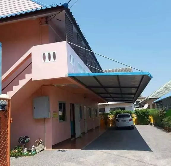 ユースホステル เพชรสุดาเฮ้าส์