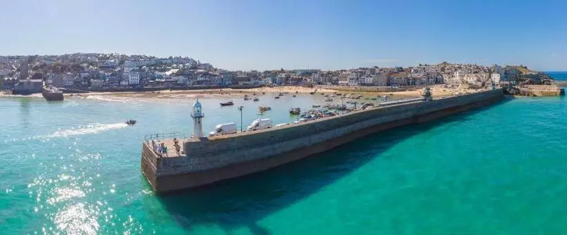Cheerful Fisherman,s Cottage