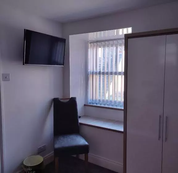 Cheerful Fisherman,s Cottage