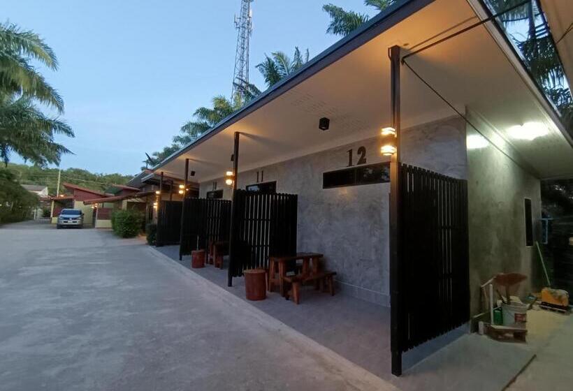 هتل ชาลีรีสอร์ท ชุมพร