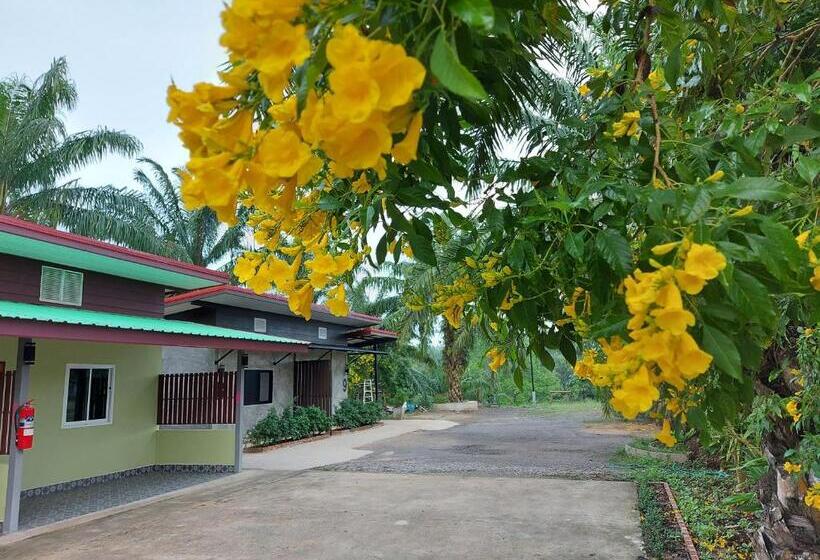 هتل ชาลีรีสอร์ท ชุมพร