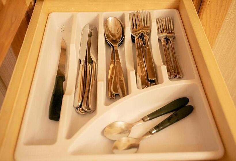 فندق Banff National Park Wood Lodge