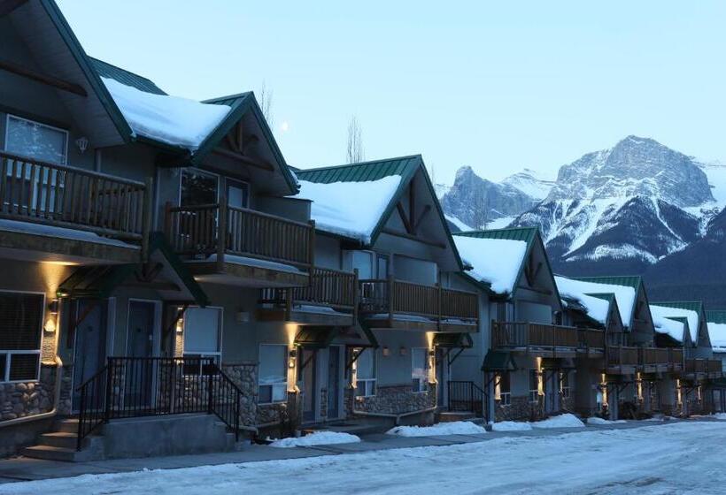 فندق Banff National Park Wood Lodge