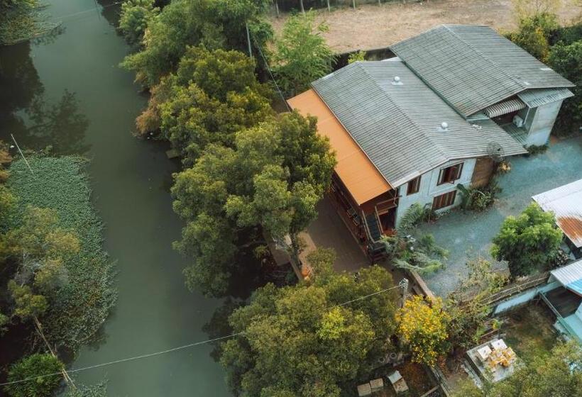 فندق Banmai87 Guest House บ้านไม้87 เกสต์เฮ้าส์