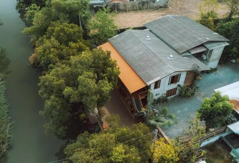 ホテル Banmai87 Guest House บ้านไม้87 เกสต์เฮ้าส์