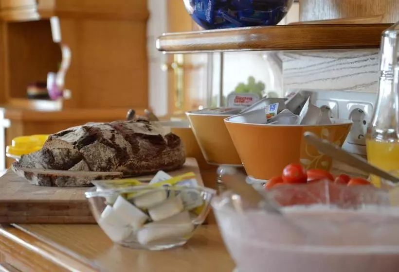 پانسیون Landhaus Montana