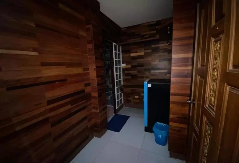 โรงแรมภูน้ำฟ้า   Phunumfha Hotel ชุมแพ