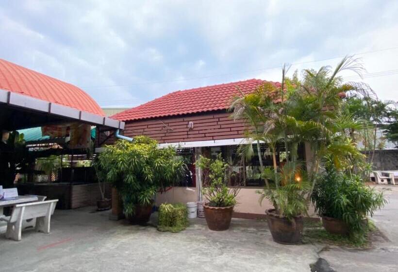 โรงแรมภูน้ำฟ้า   Phunumfha Hotel ชุมแพ