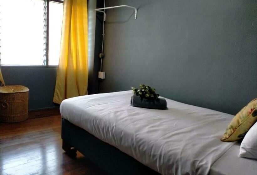 بنسيون Tharuadaeng Old City Ayutthaya ท่าเรือแดง กรุงเก่า อยุธยา