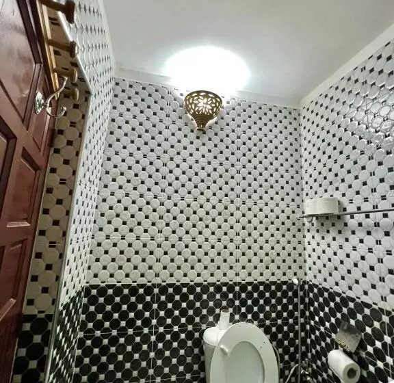 تختخواب و صبحانه Dar Bennis 2