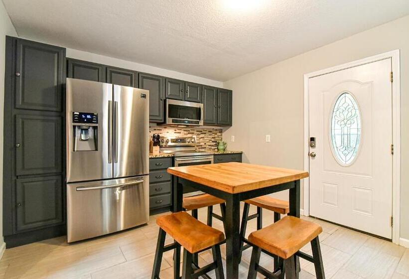 Black Mountain Beauty