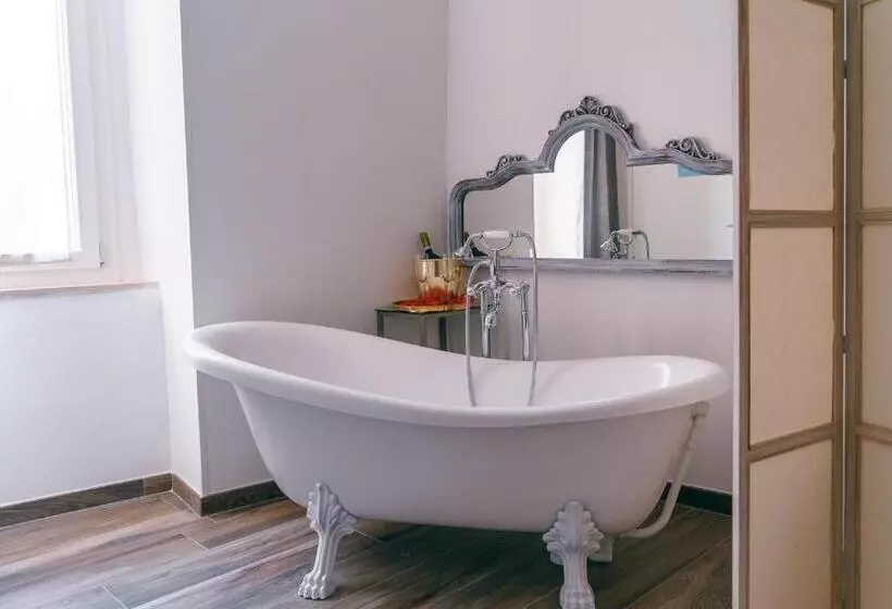 ペンション Corte Pietrantica   Charming Rooms & Suites