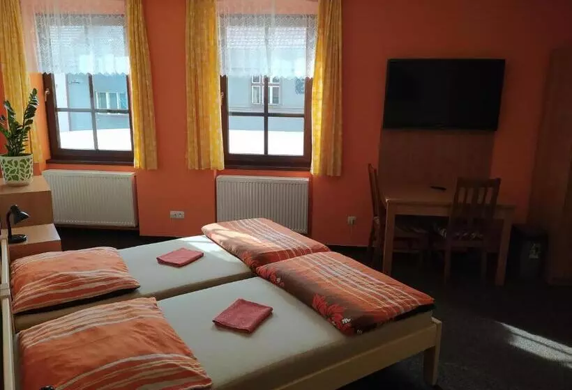 Majatalo Penzion A Restaurace U Pošů