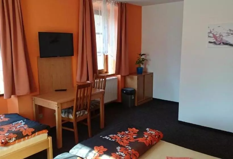 Majatalo Penzion A Restaurace U Pošů