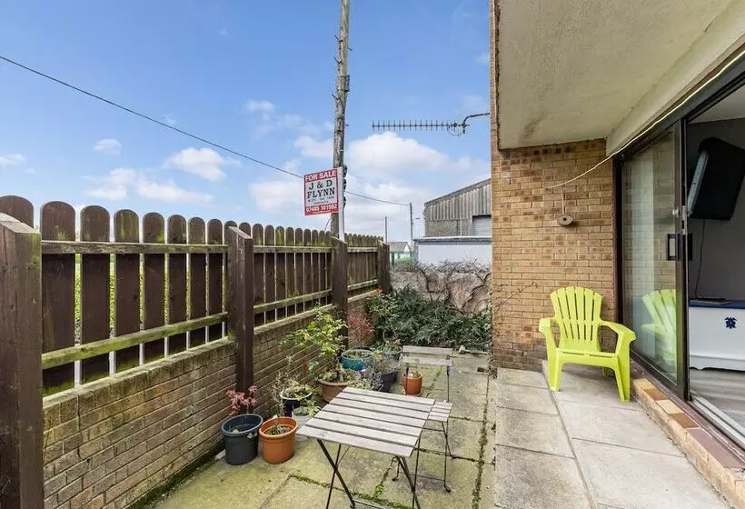 Central Apartment 3b