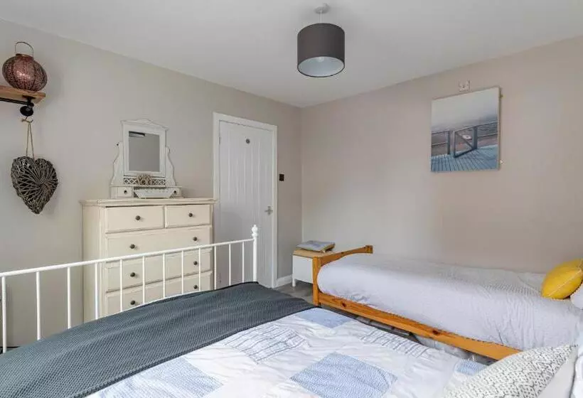 Central Apartment 3b