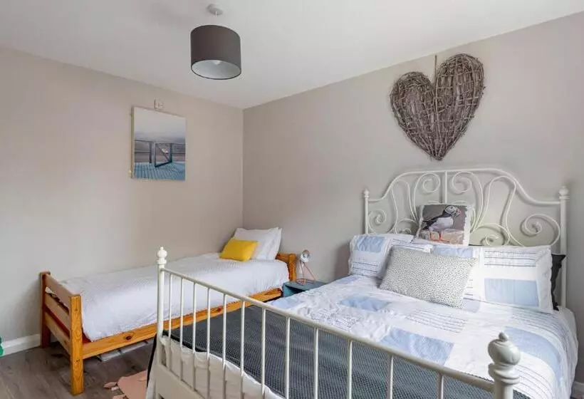 Central Apartment 3b