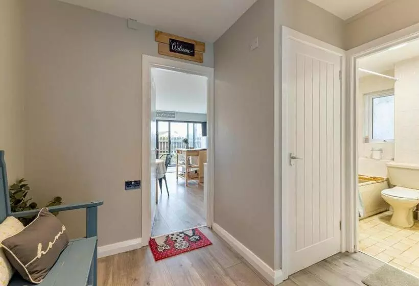 Central Apartment 3b