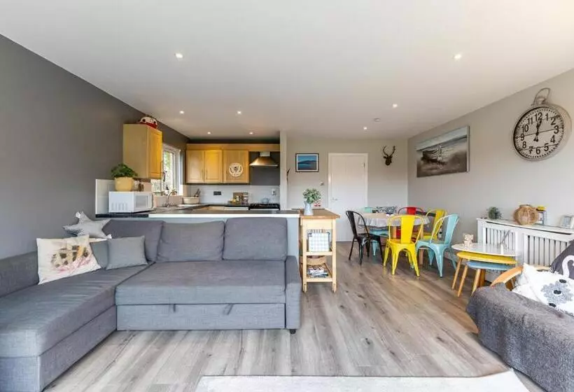 Central Apartment 3b