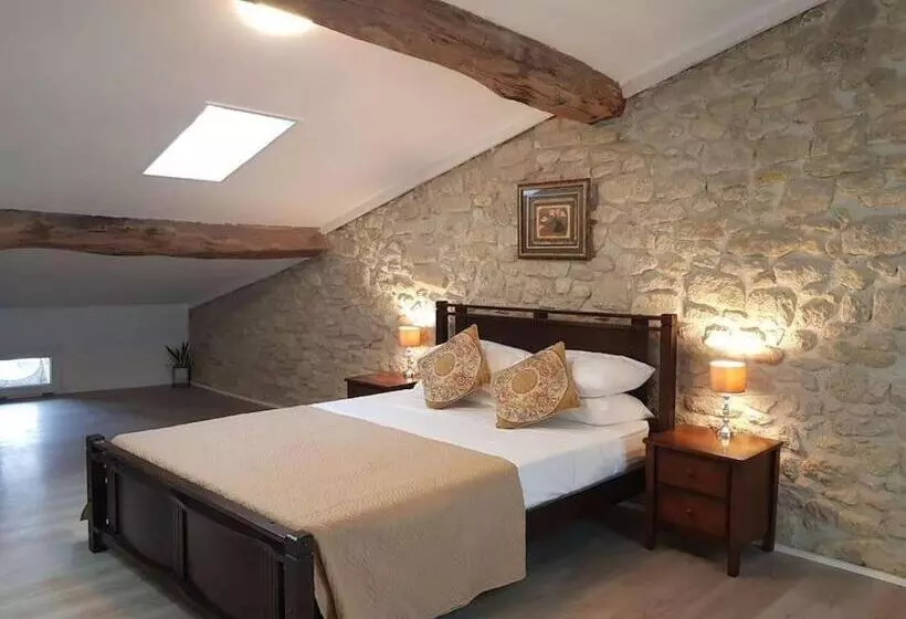 Maison De Ville Au Coeur D Une Bastide Historique