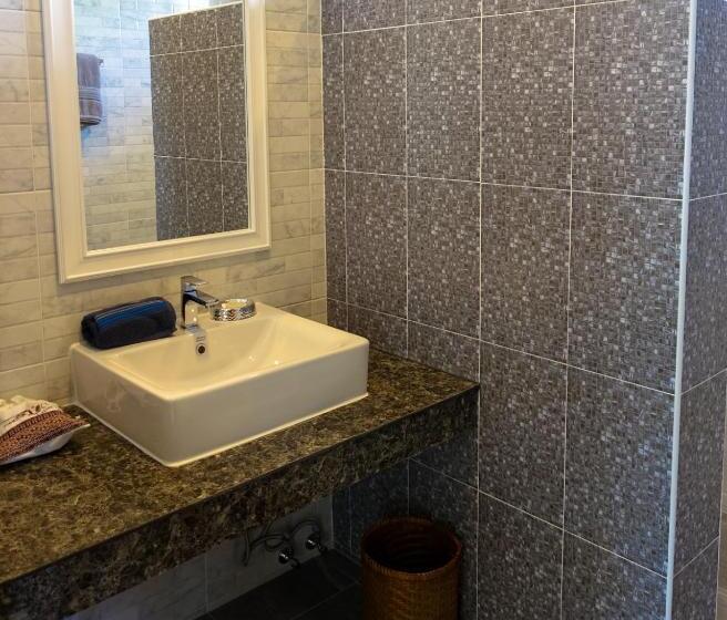 פנסיון Non Na Pua   นอนนา ปัว