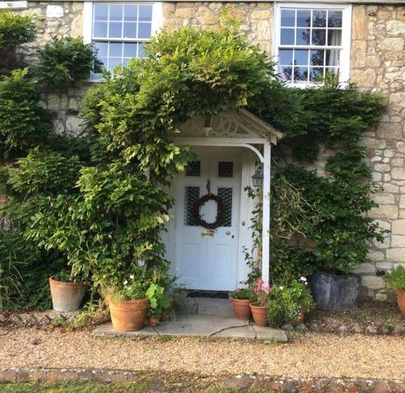 צימר Stroud House