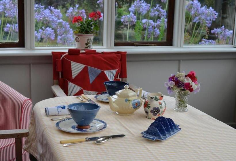 צימר Stroud House