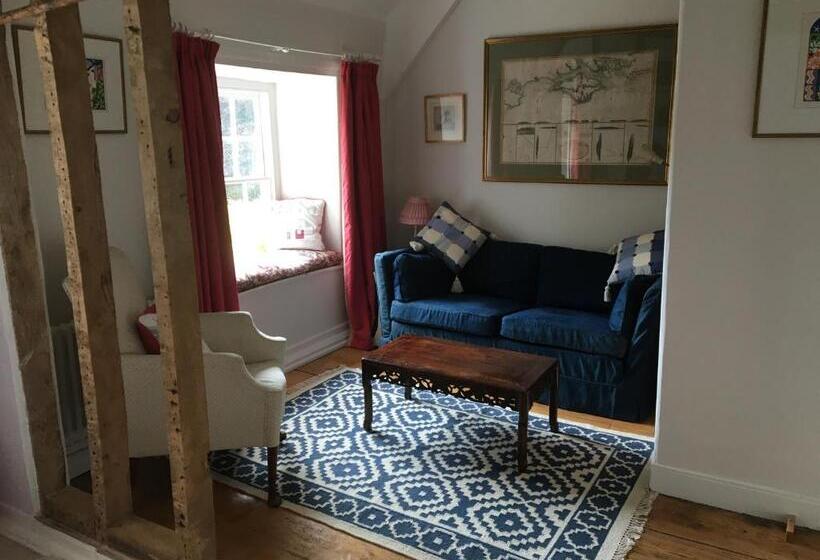 צימר Stroud House