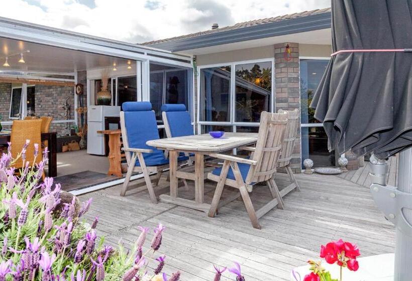 Breakaway Bed & Breakfast