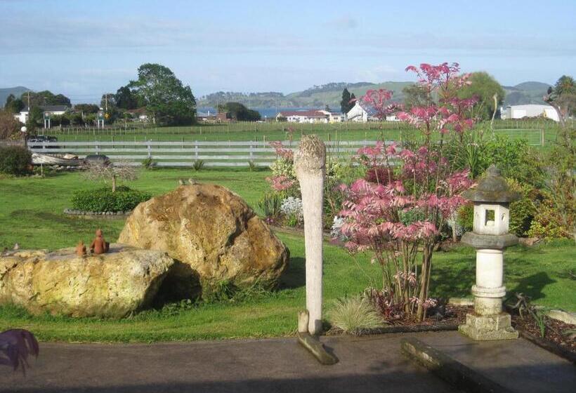 Breakaway Bed & Breakfast