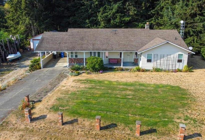 Cowichan Valley Country Escape